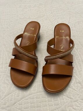 COMTESA Italian Made Brown Wedge Sandals Gold Tone Rhinestone Straps Size 5 1/2